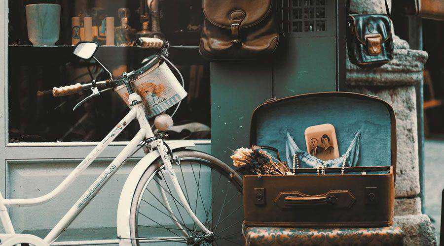 Vintage Bicycle in Street desktop wallpaper hd 4k high-resolution