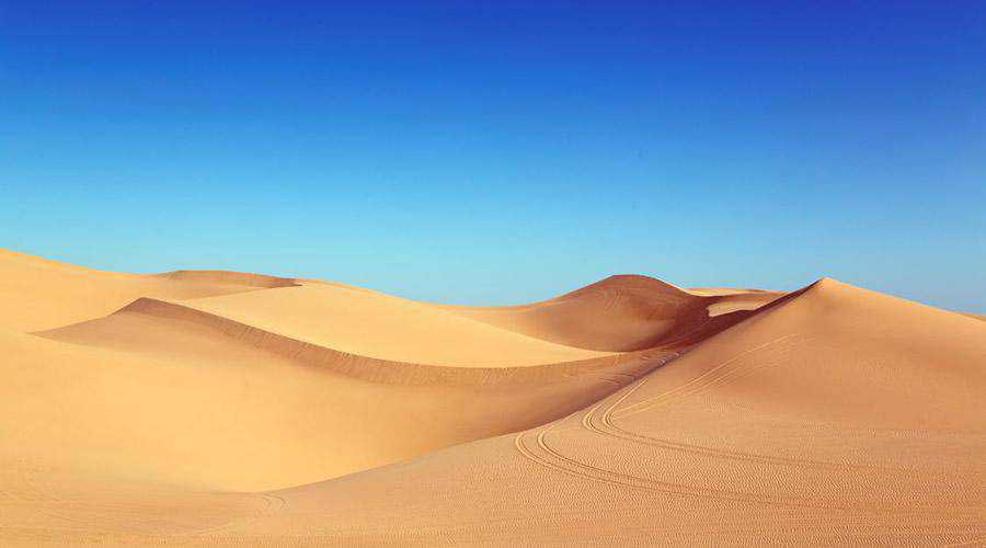 Golden Sand Dunes & Blue Sky minimal minimalistic desktop wallpaper hd 4k high-resolution